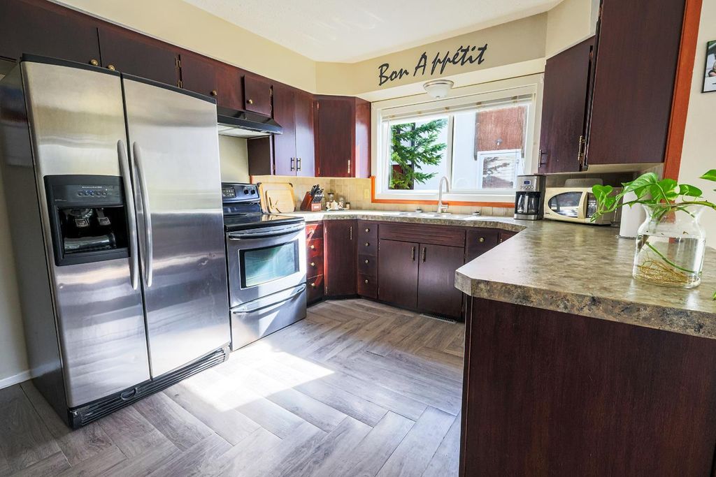 Photo of 5424 51 Avenue, Rocky Mountain House, AB T4T 1E8 (MLS # A2309312)