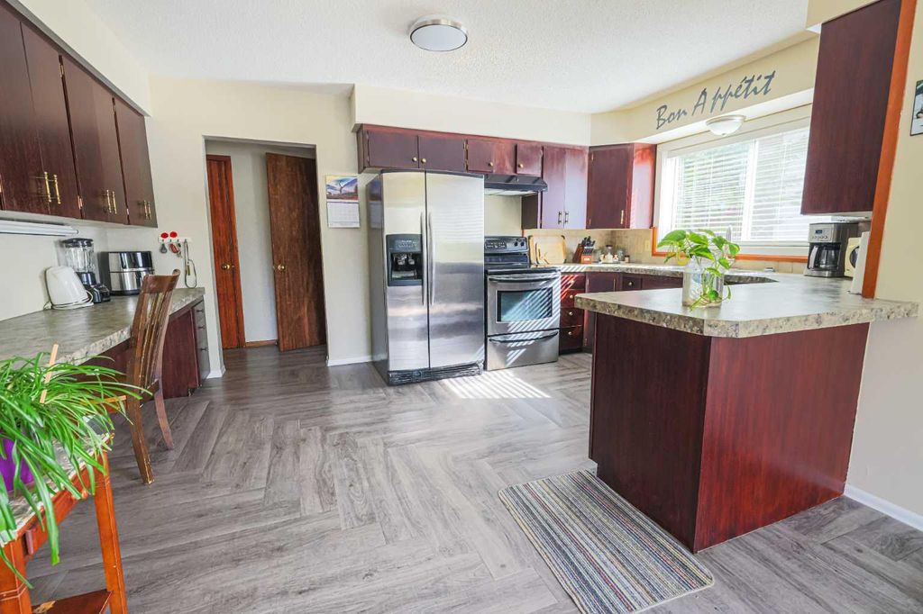 Photo of 5424 51 Avenue, Rocky Mountain House, AB T4T 1E8 (MLS # A2309312)