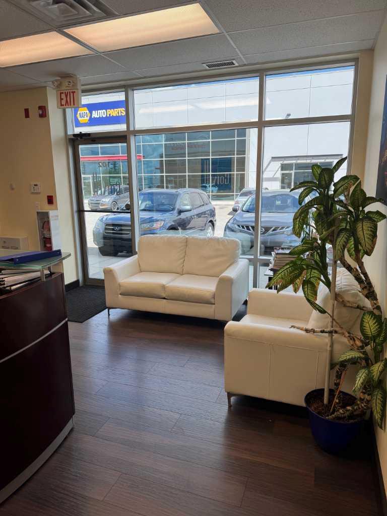 118 East Lake Boulevard NE 102 & 103