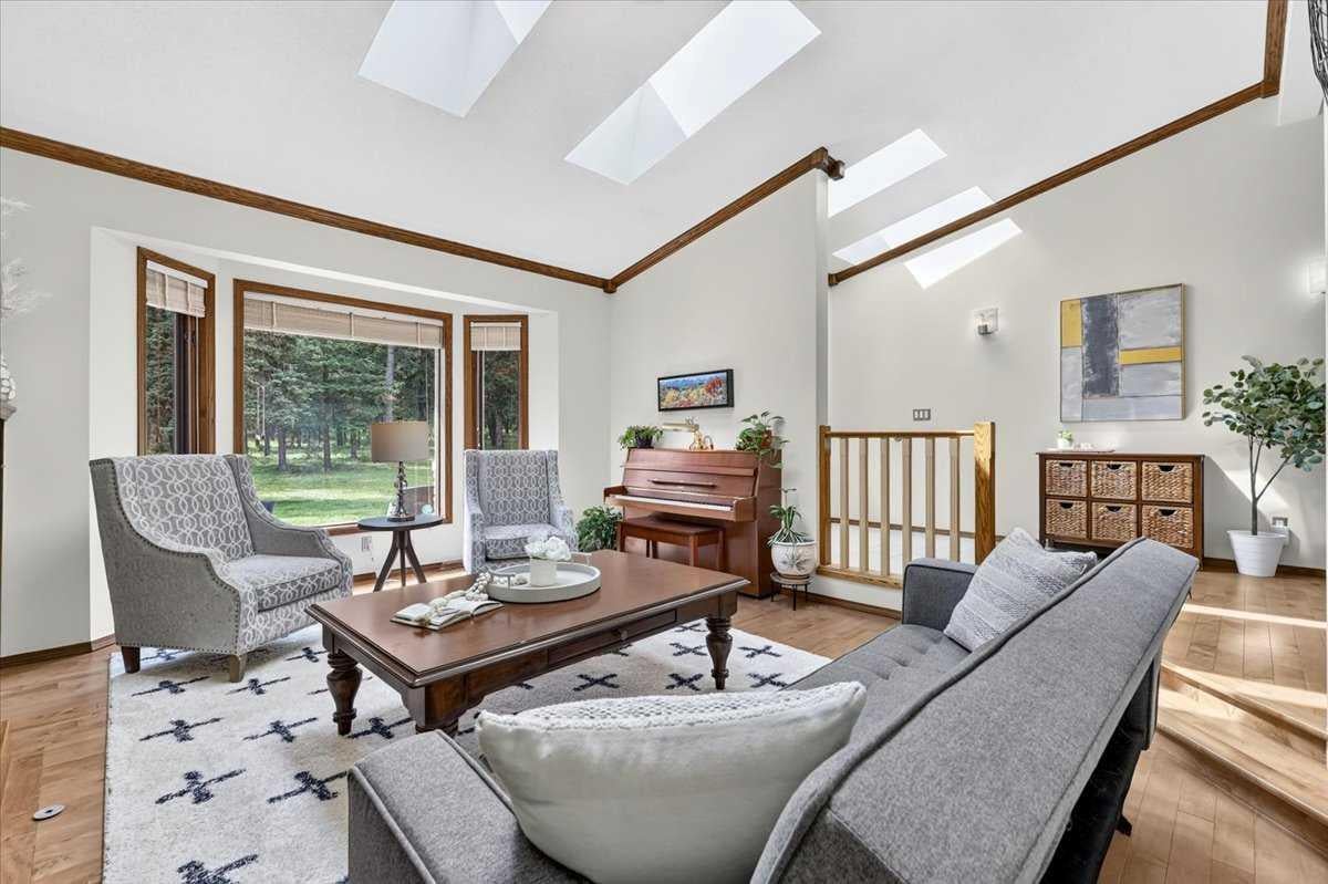 348 Wild Rose Close