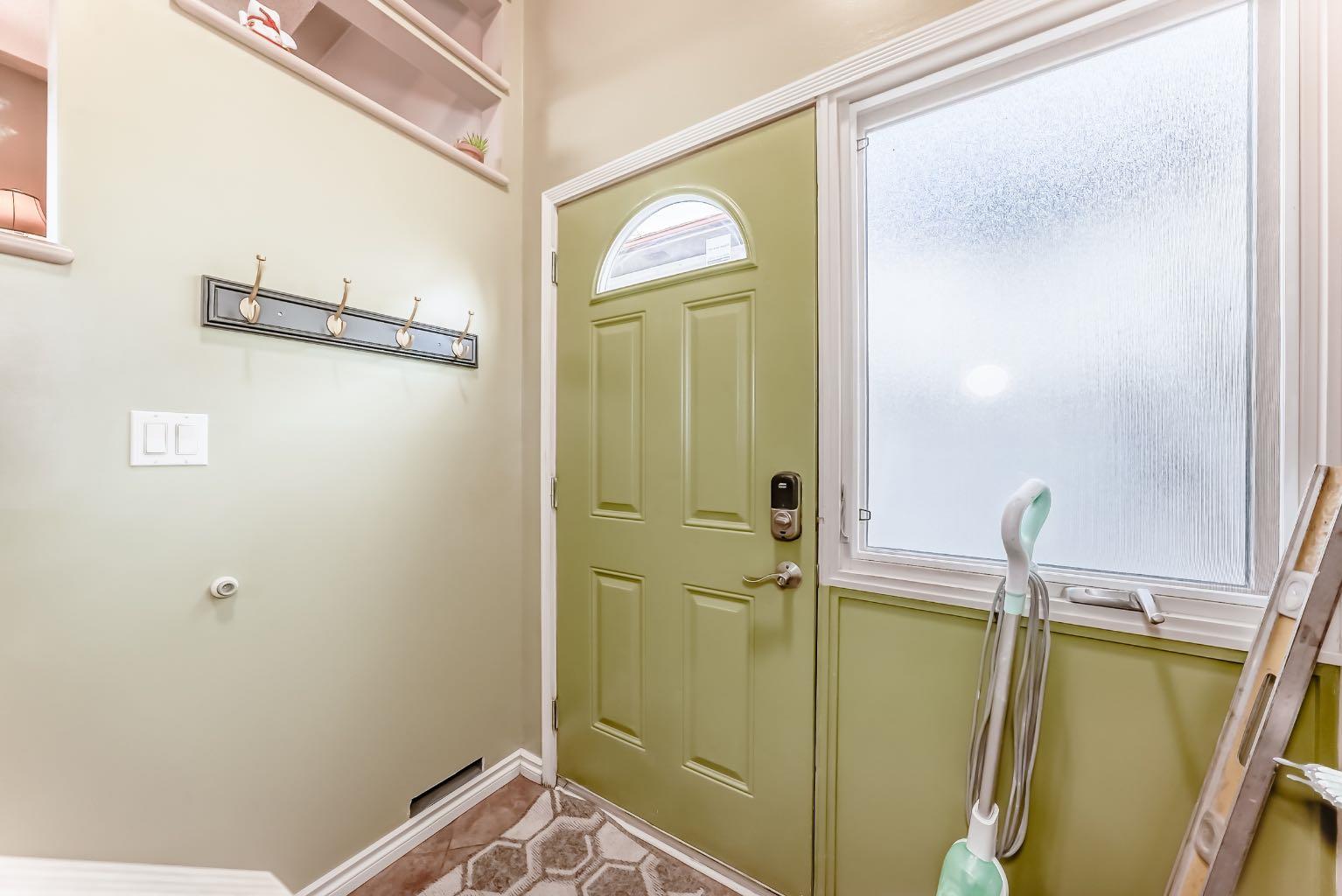 274 Templeview Way NE