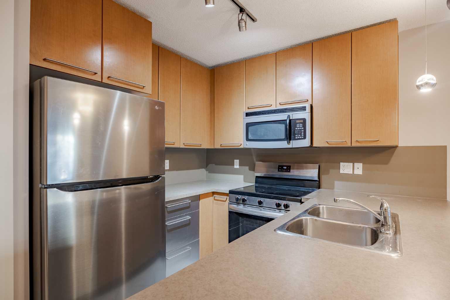 35 Richard Court SW 232