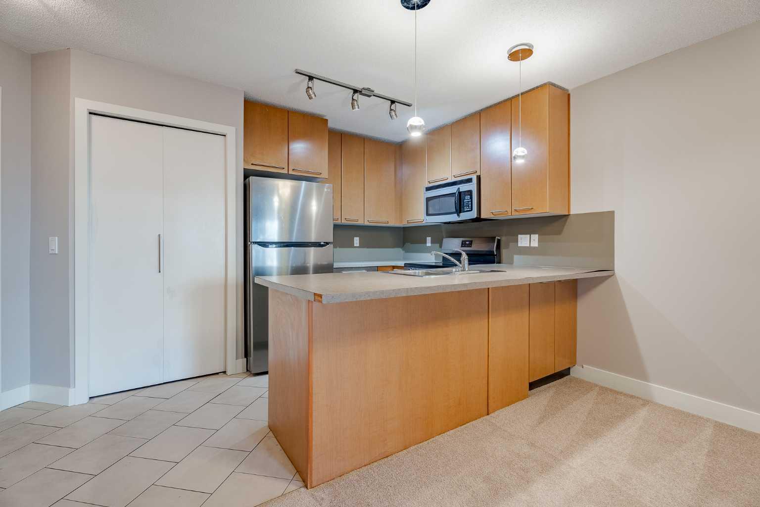 35 Richard Court SW 232