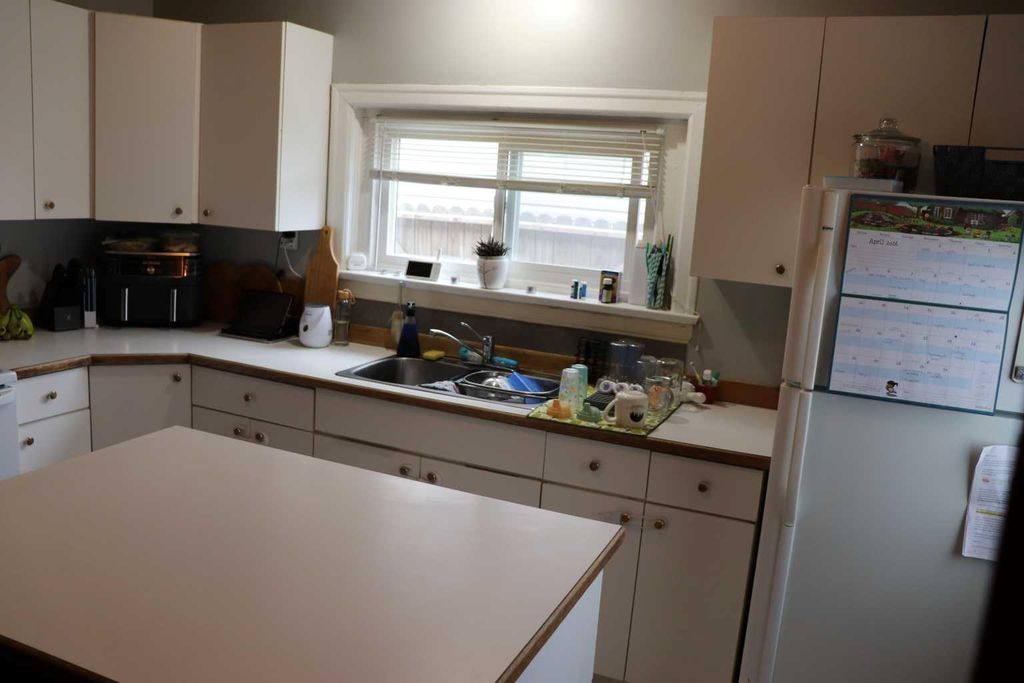 Photo of 5113 5th. Avenue, Edson, AB T7E 1V5 (MLS # A2299436)