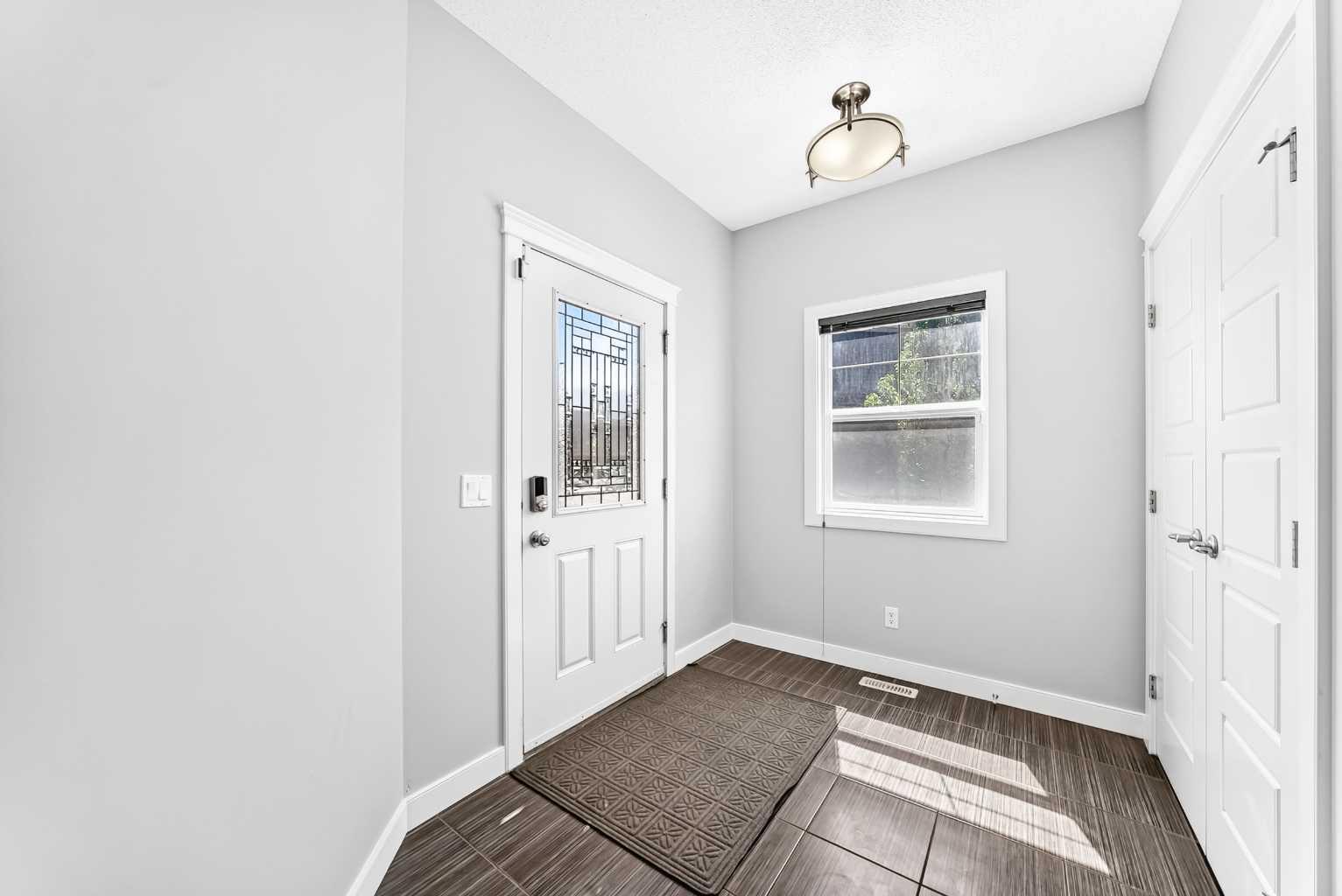 325 Evanspark Gardens NW
