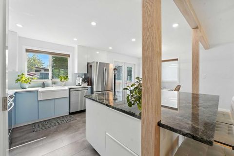 1454 Hunterbrook Road NW Calgary AB T2K 4V5