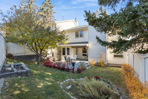 15 Millrise Lane SW Calgary AB T2Y 2C2