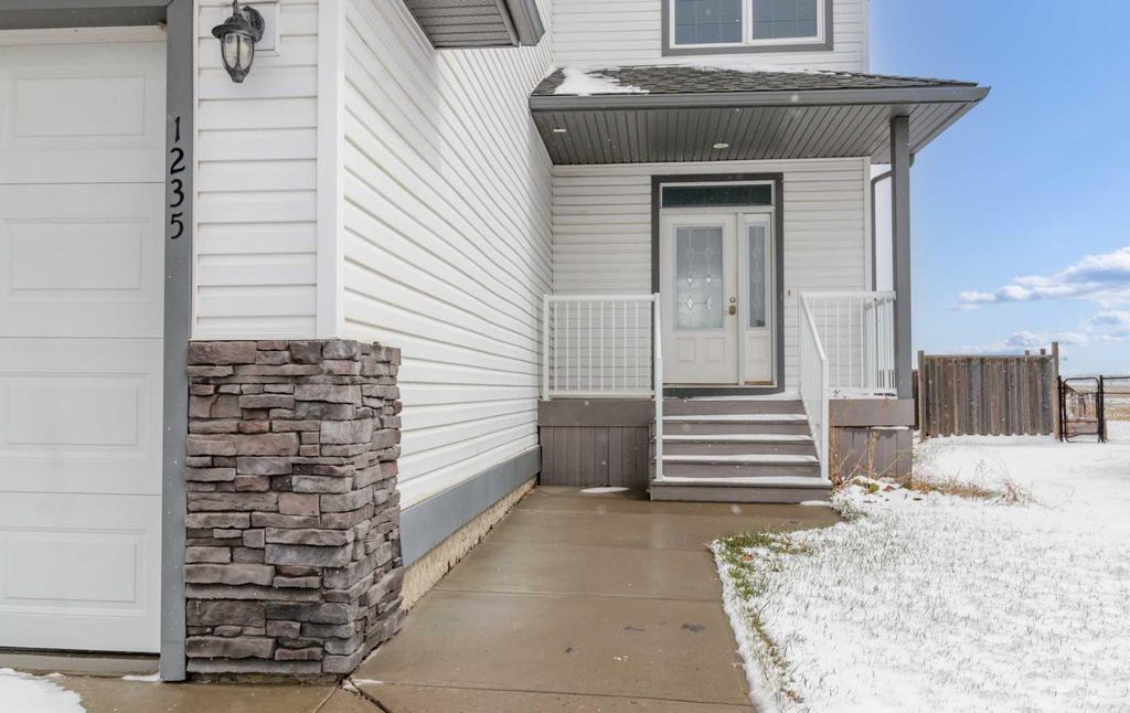Photo of 1235 21 Street, Bowden, AB T0M 0K0 (MLS # A2304177)