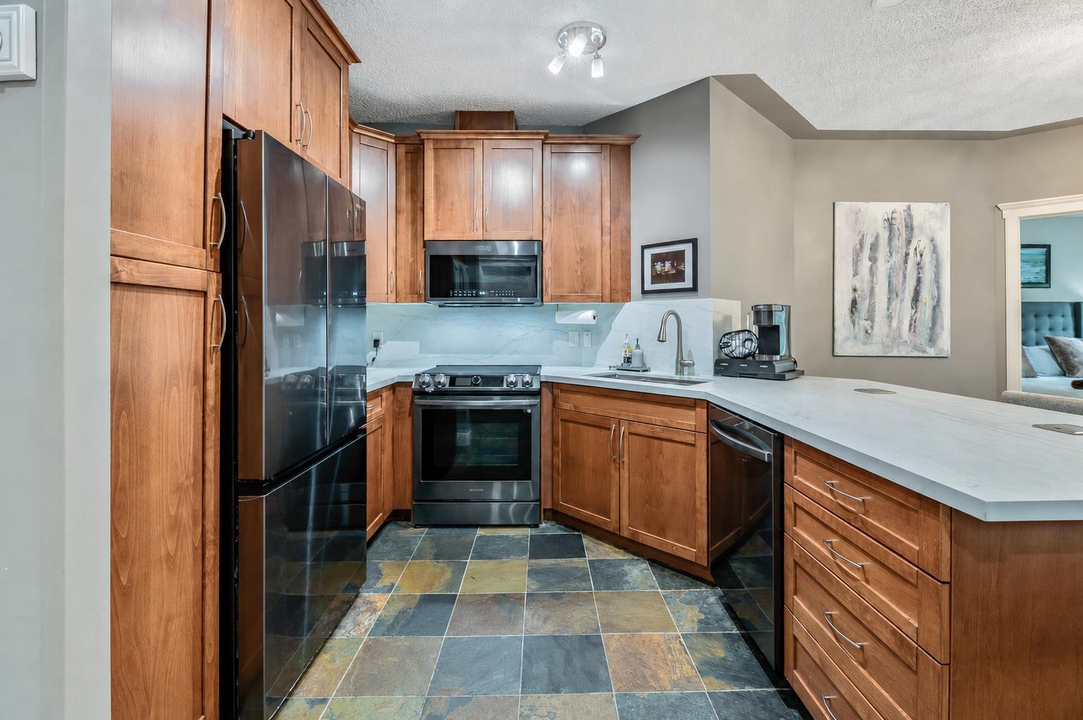 20 Discovery Ridge Close SW 233