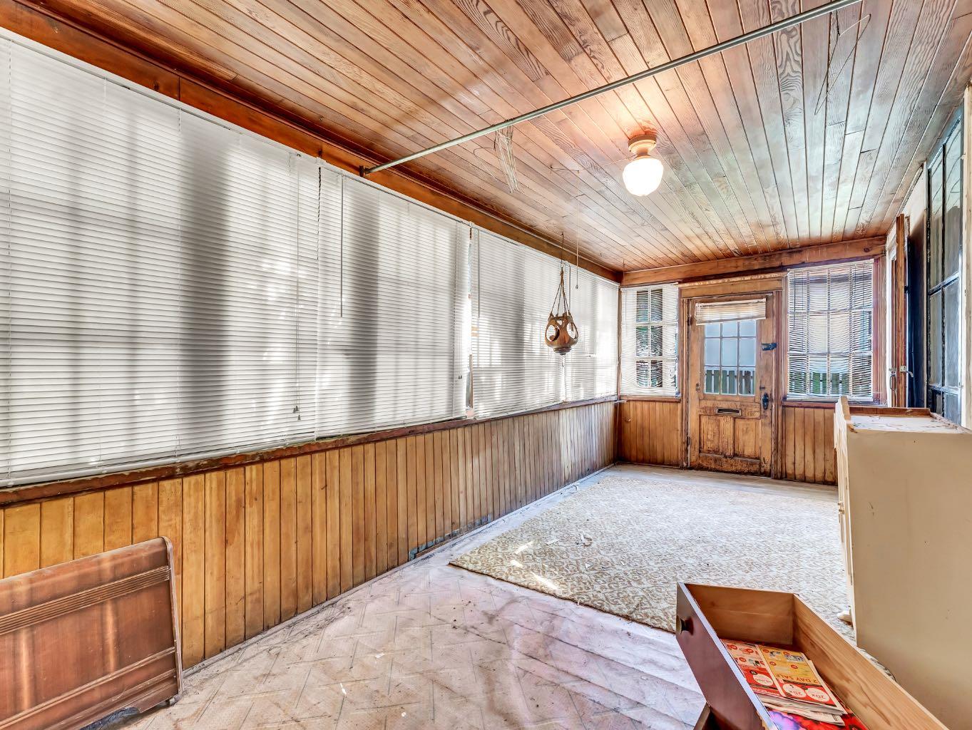 1054 Yuill Street SE