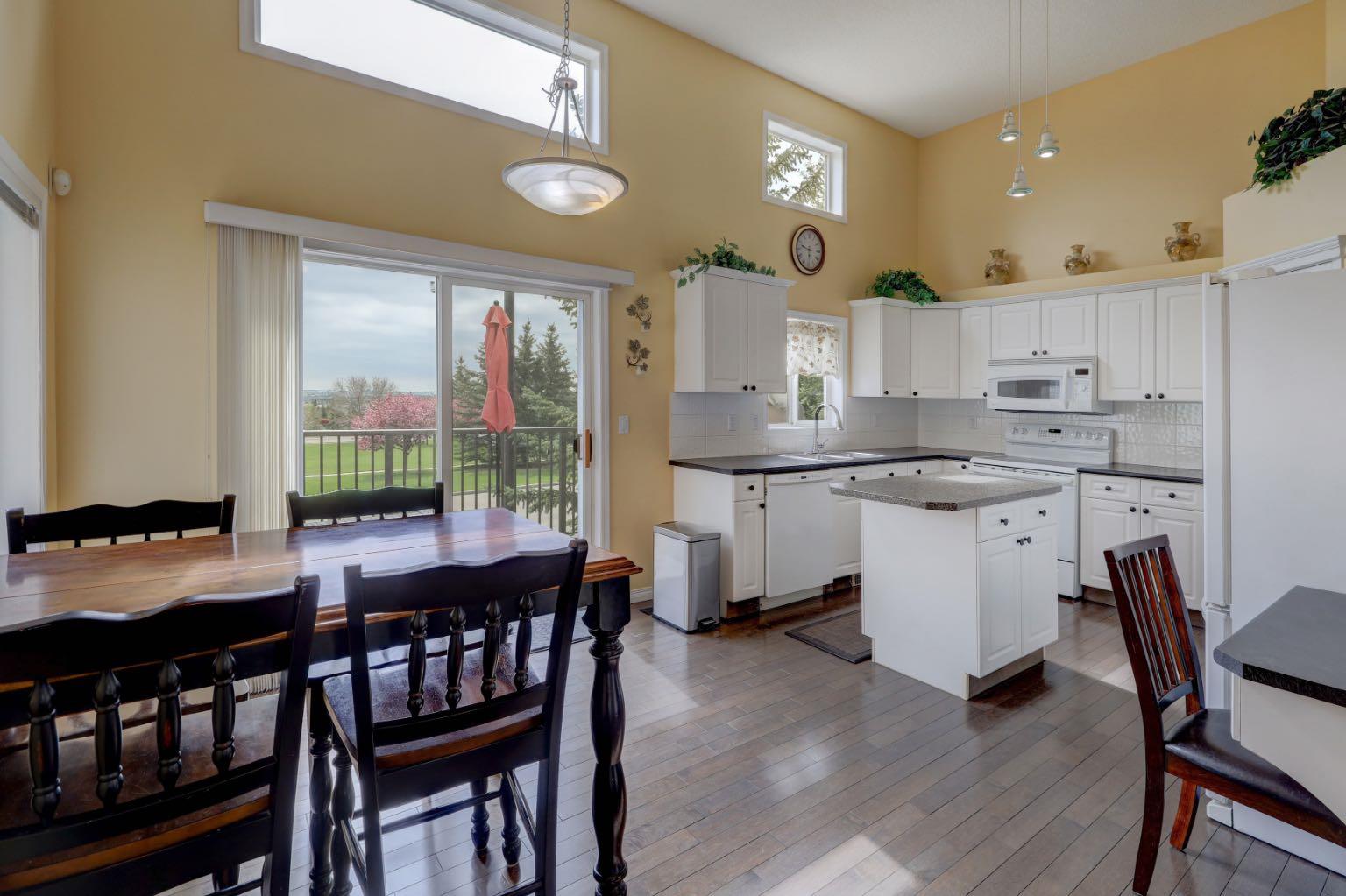 82 Country Hills Cove NW