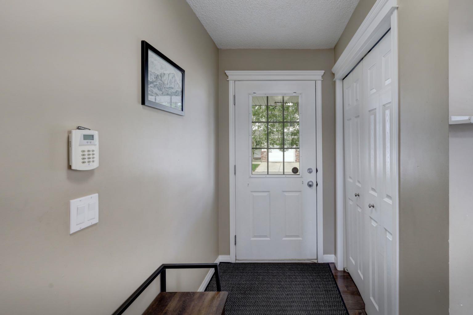 82 Country Hills Cove NW