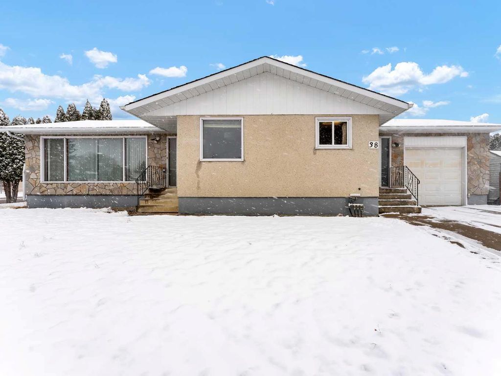 Photo of 38 Markwick Drive SE, Medicine Hat, AB T1A 7V6 (MLS # A2292322)