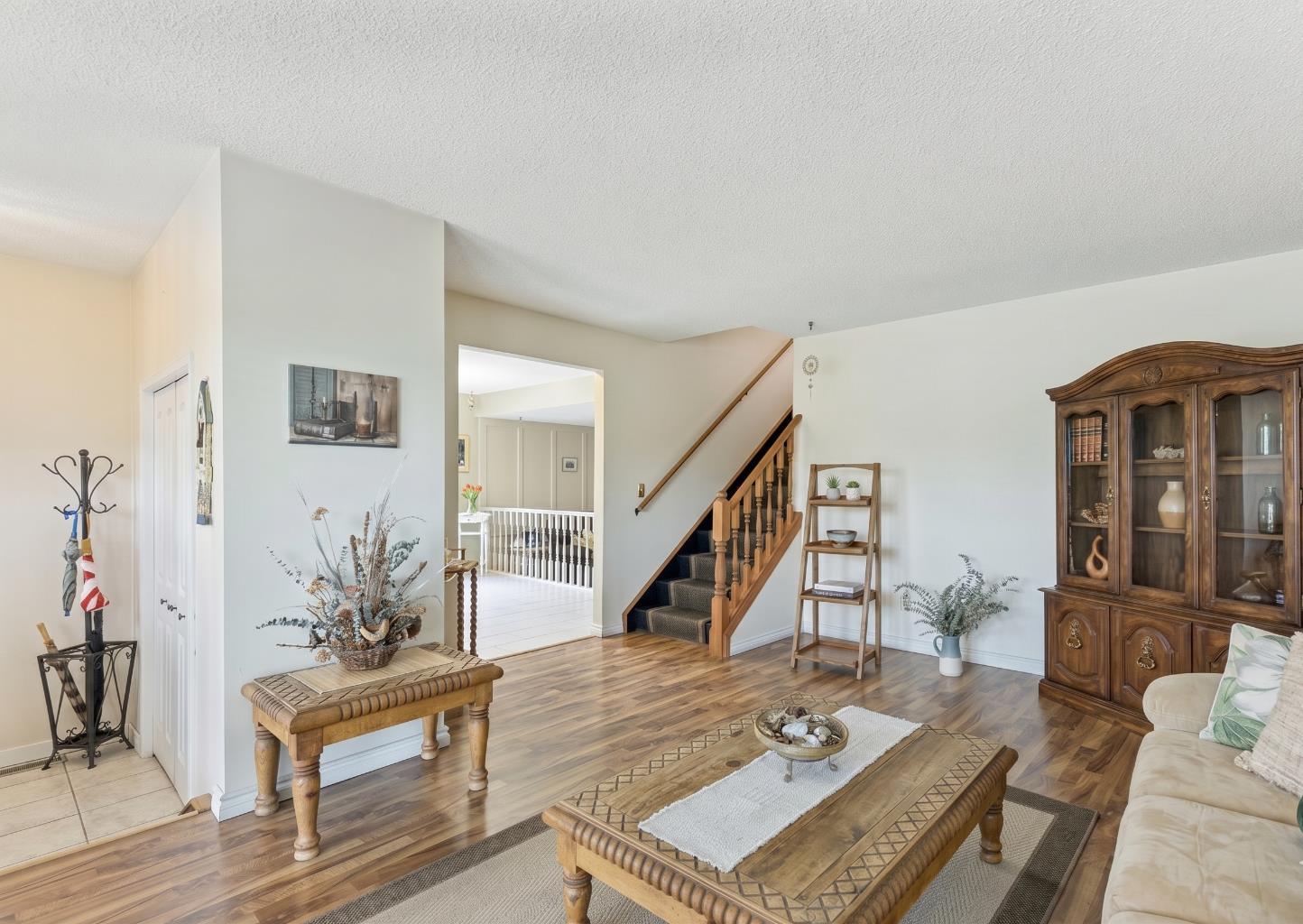 323 Ranchview Place NW