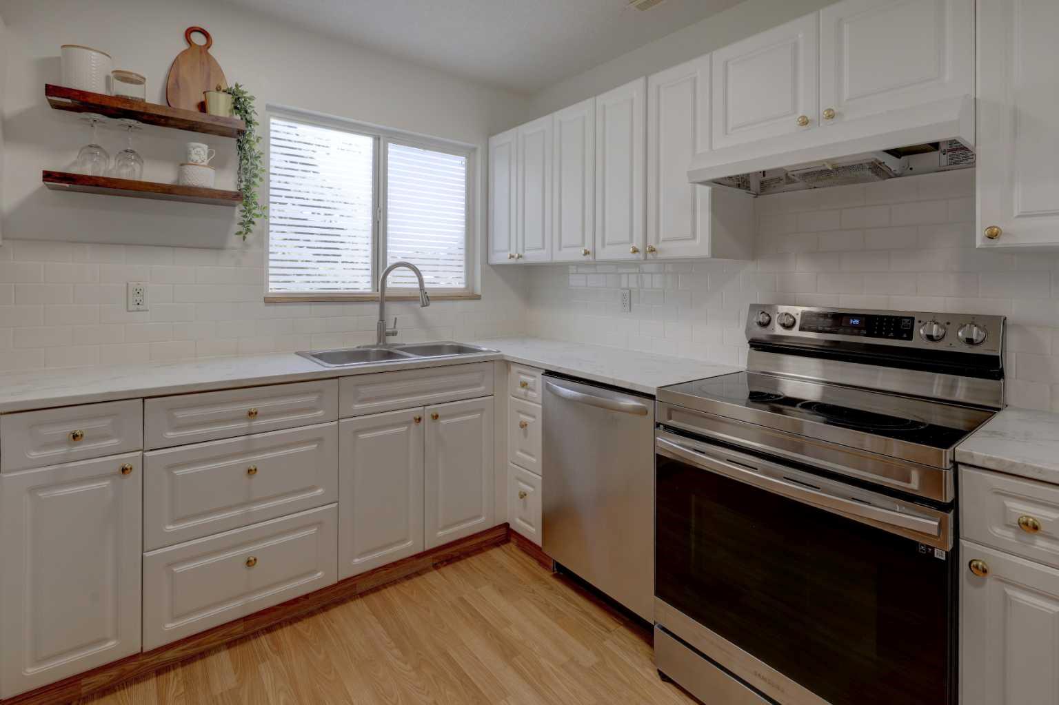 707 Westmount Drive 10