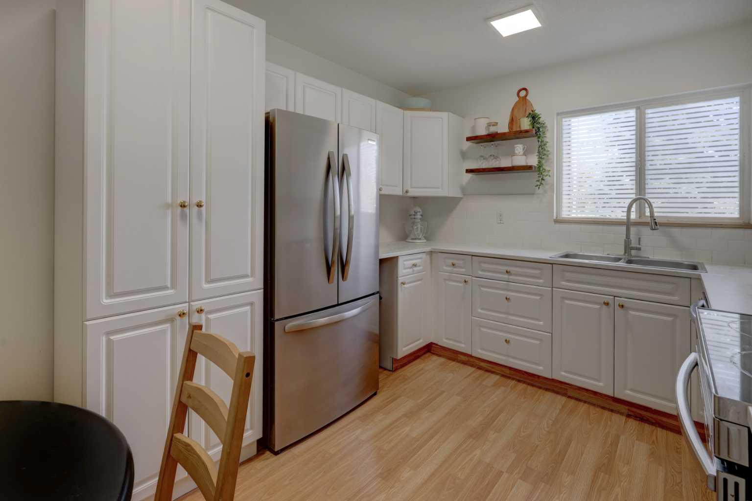 707 Westmount Drive 10