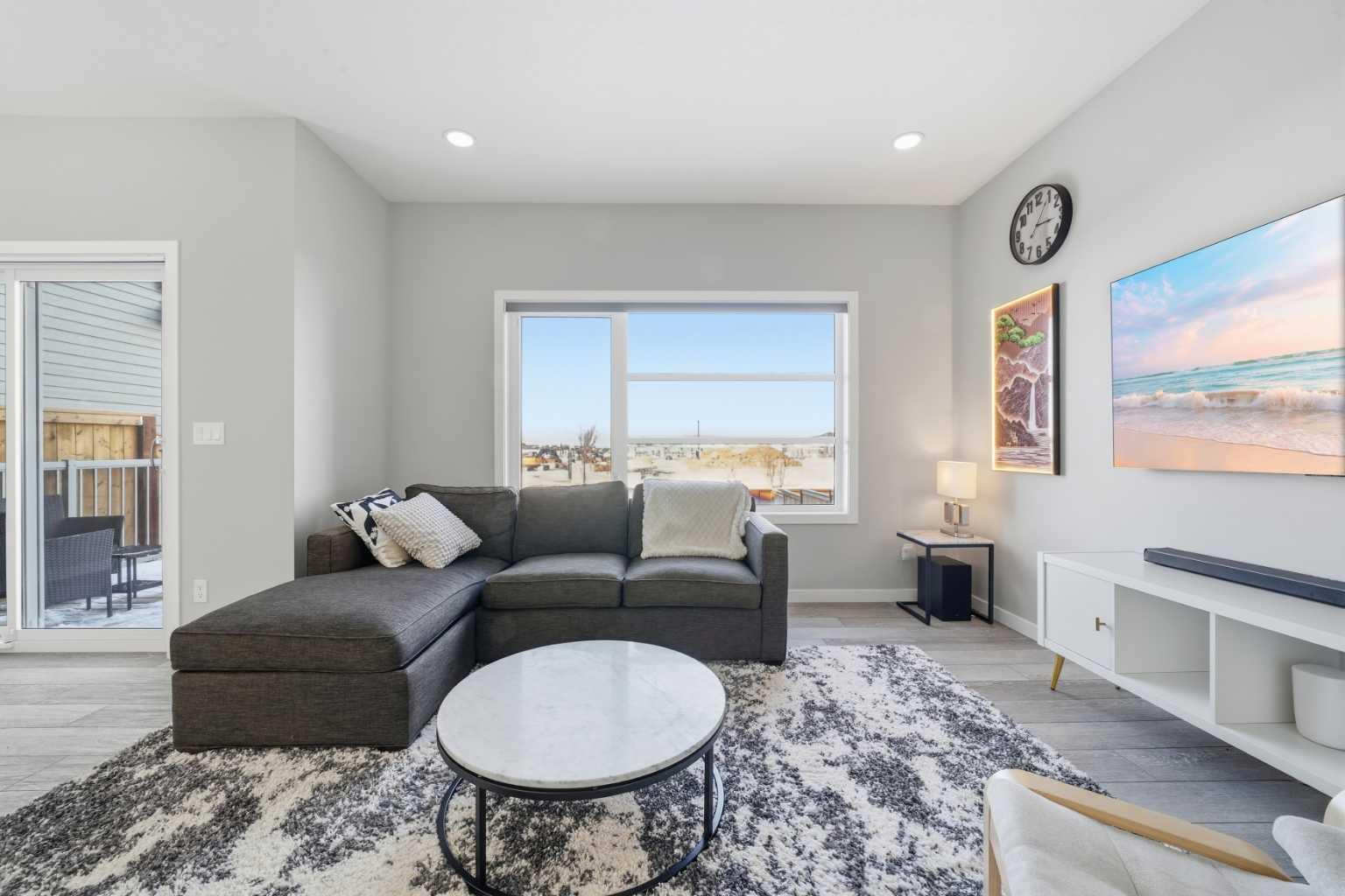 704 Creekstone Circle SW