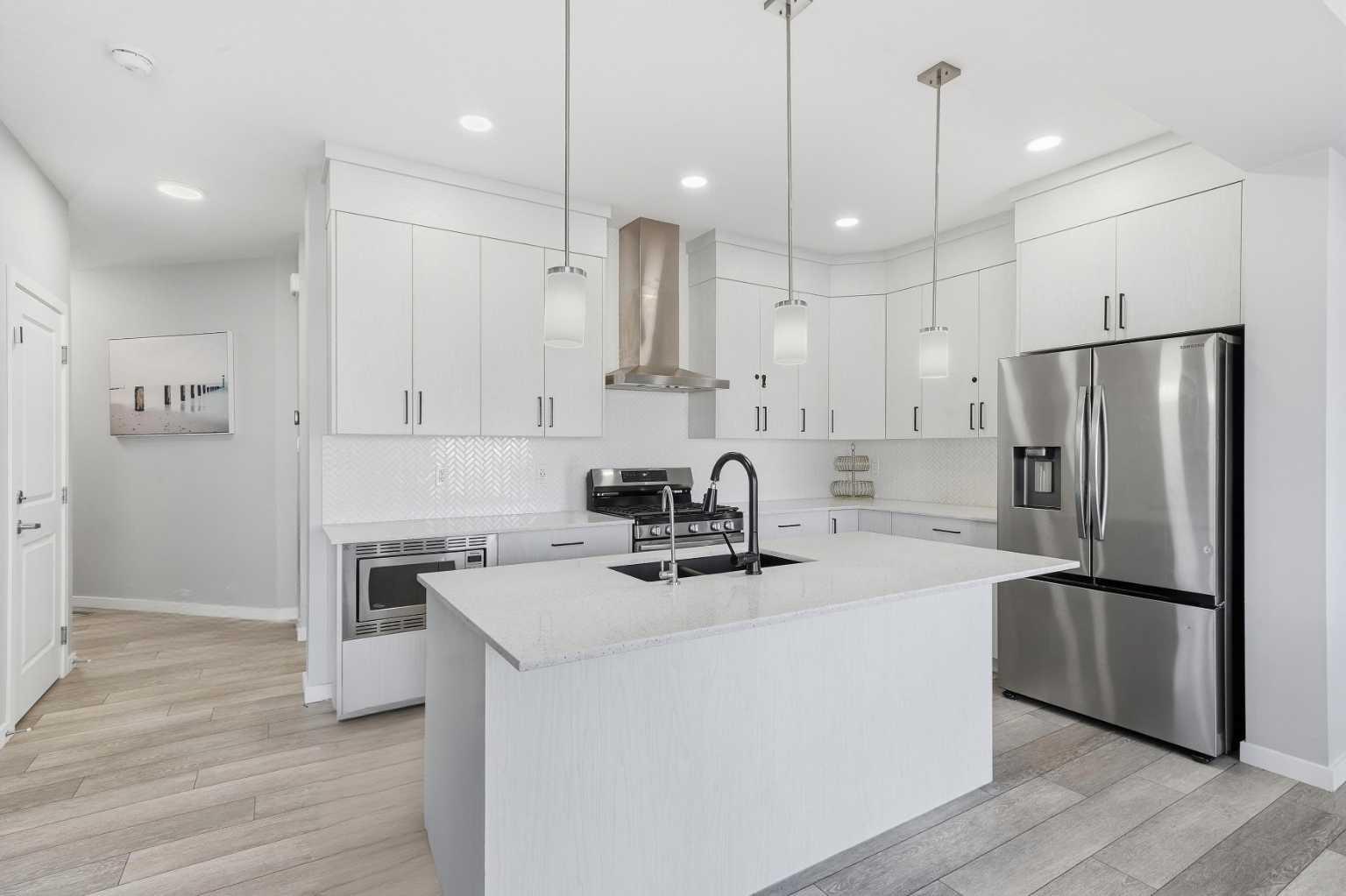 704 Creekstone Circle SW