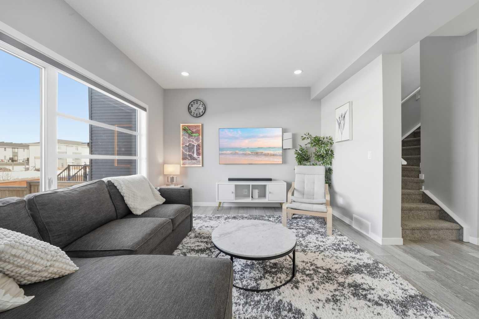 704 Creekstone Circle SW