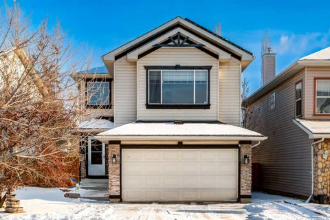 815 Tuscany Drive NW Calgary AB T3L 2J8
