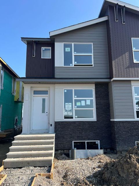 46 Setonvista Grove SE Calgary AB T3M 4A3