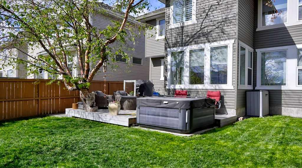 278 Mt Douglas Close SE