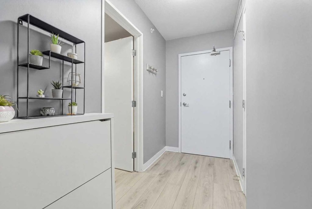 Photo of 188 15 Avenue SW #203, Calgary, AB T2R 1S4 (MLS # A2301905)