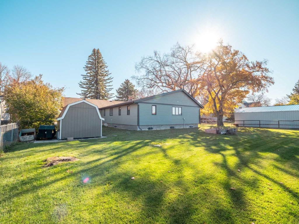 Photo of 1100 Heritage Road Rd, Barnwell, AB T0K 0B0 (MLS # A2265333)
