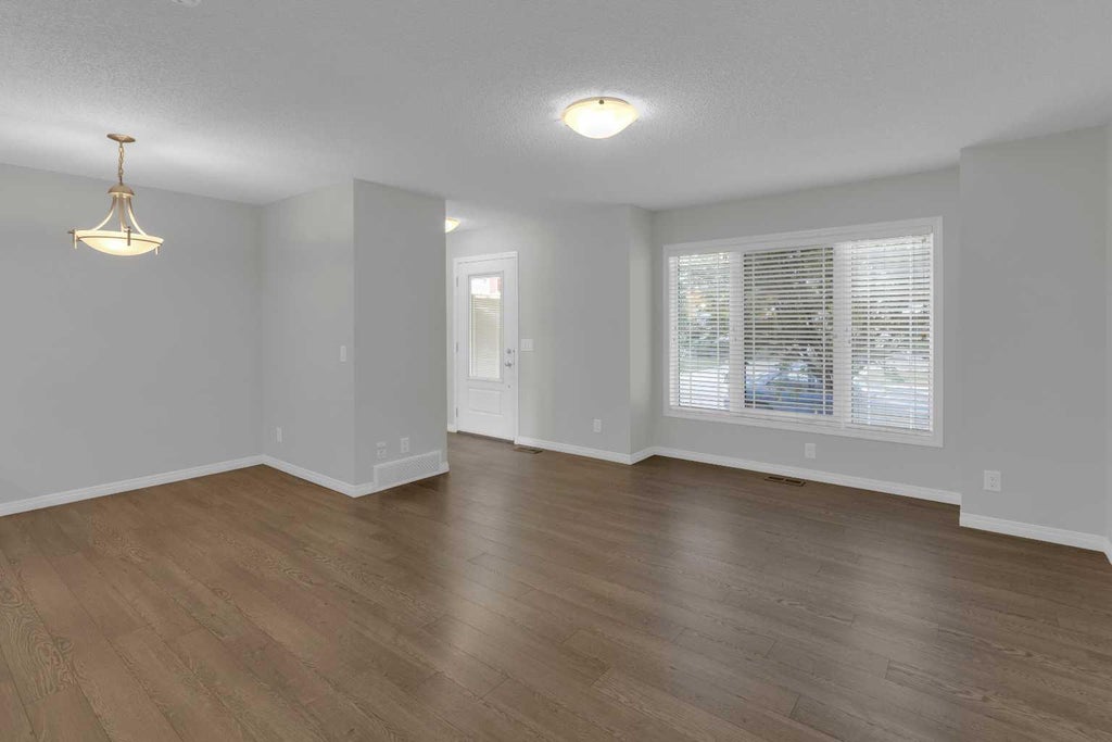Photo of 18 Windford Crescent SW, Airdrie, AB T4B 4A4 (MLS # A2326479)