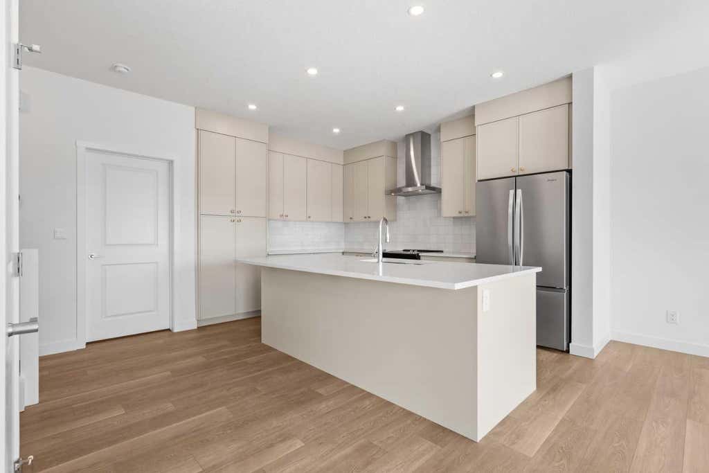 Photo of 34 Wild Rose Bay SW, Airdrie, AB T4B 5X8 (MLS # A2334976)