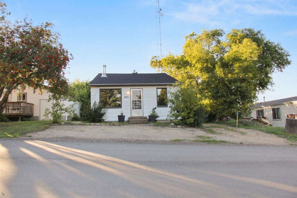 Photo of 5012 49 Street, Amisk, AB T0B 9S9 (MLS # A2343102)