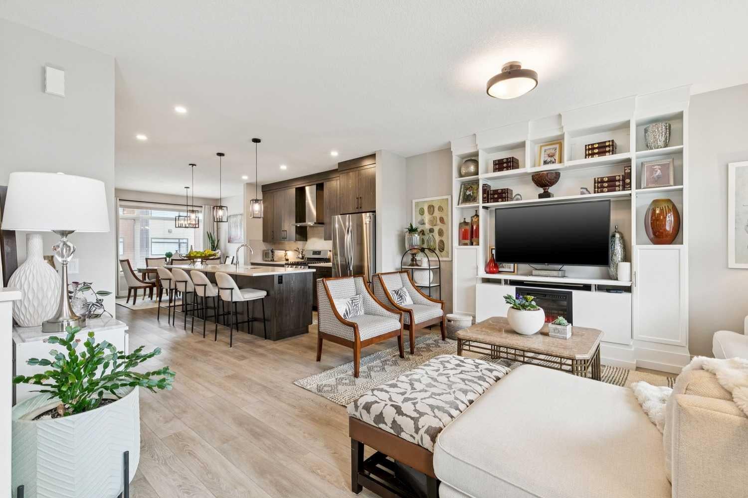 17 Royal Elm Green NW