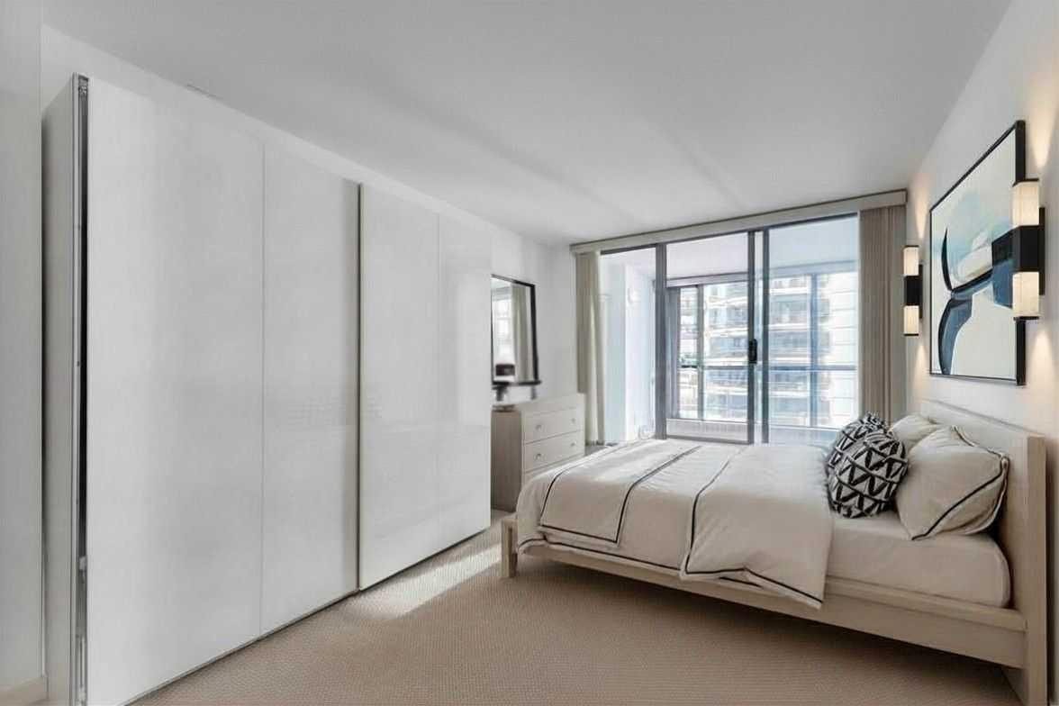 650 10 Street SW 804