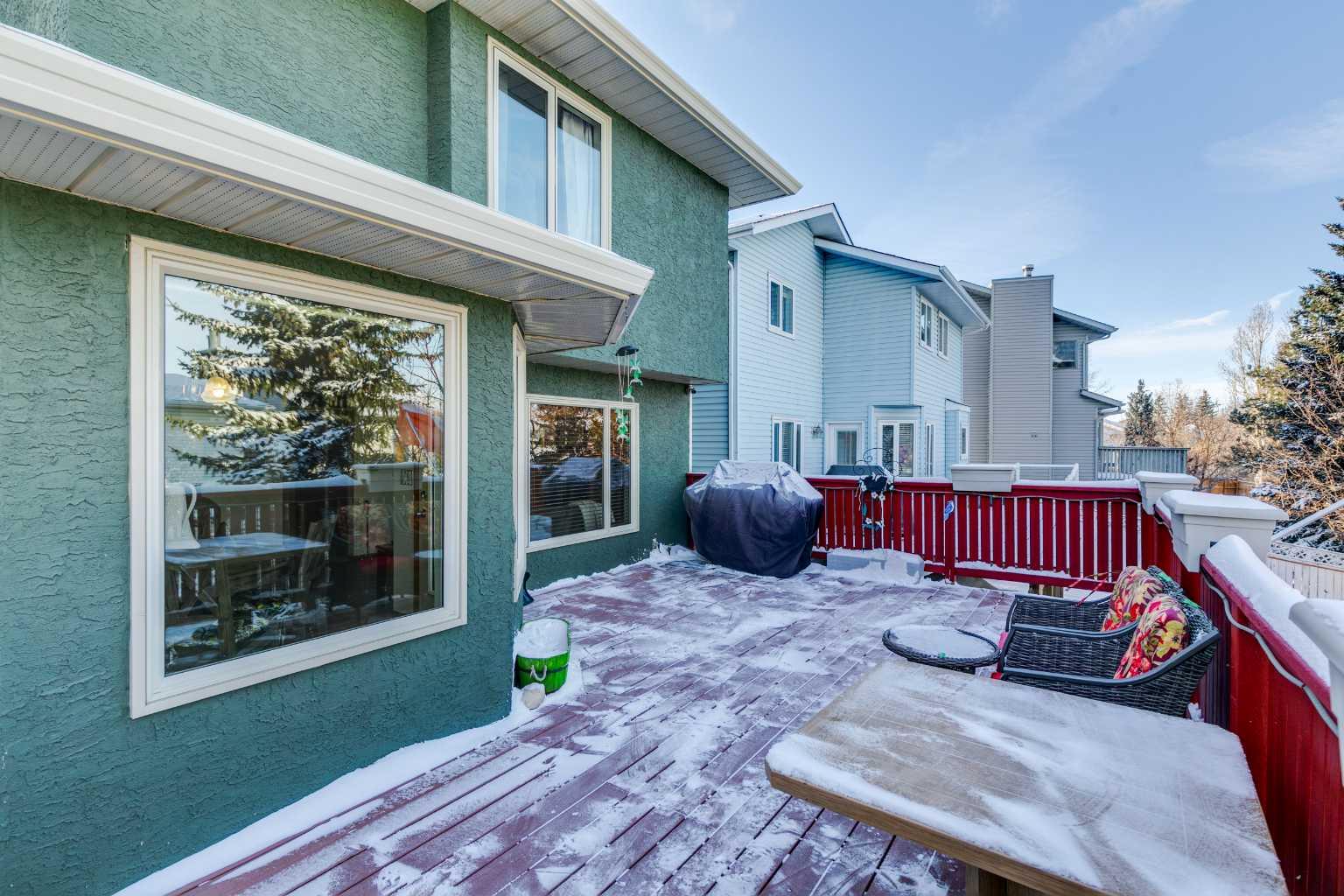 20 MacEwan Ridge View NW