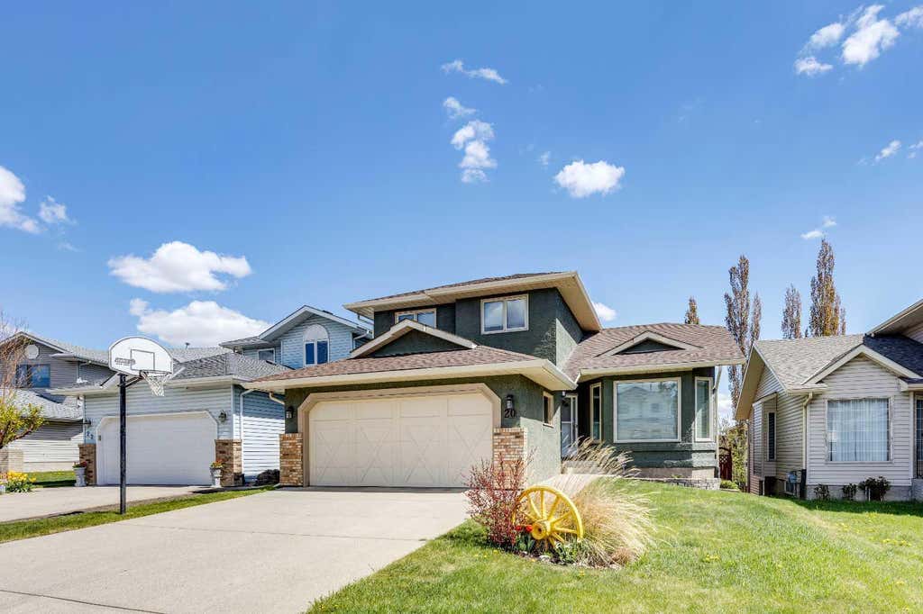 Photo of 20 MacEwan Ridge View NW, Calgary, AB T3K 3W2 (MLS # A2293329)