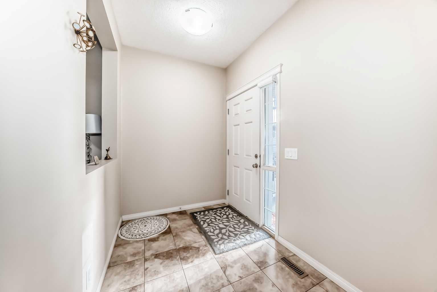 71 Martha's Meadow Close NE