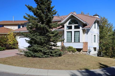 424 Edgebank Place NW Calgary AB T3A 4S3