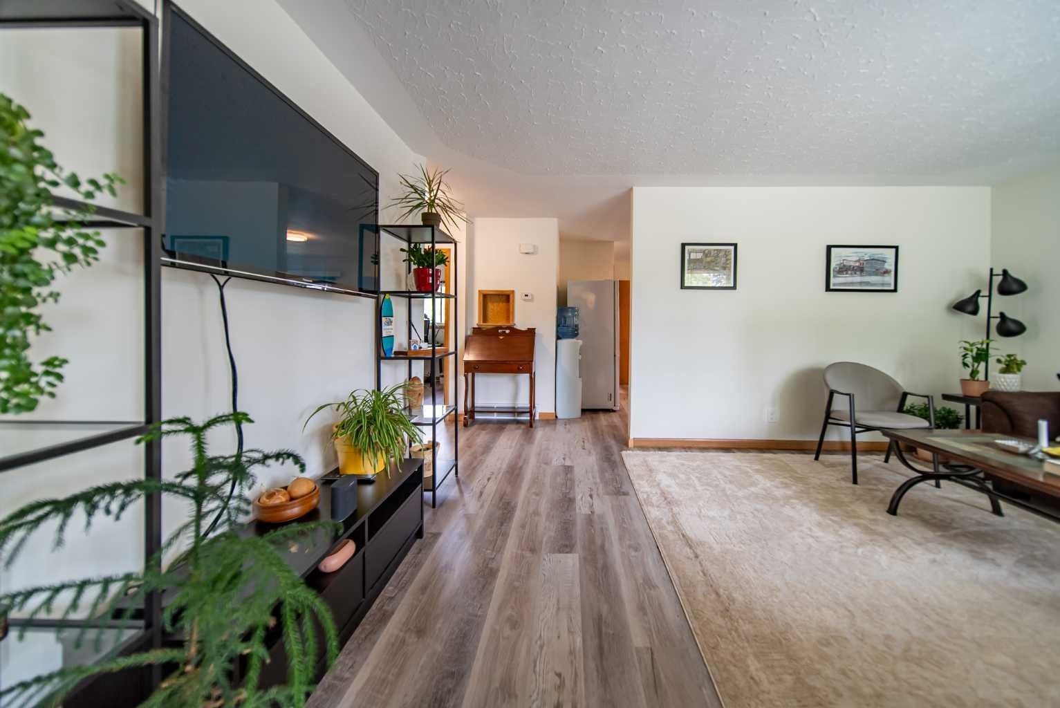 84 Waterloo Drive SW