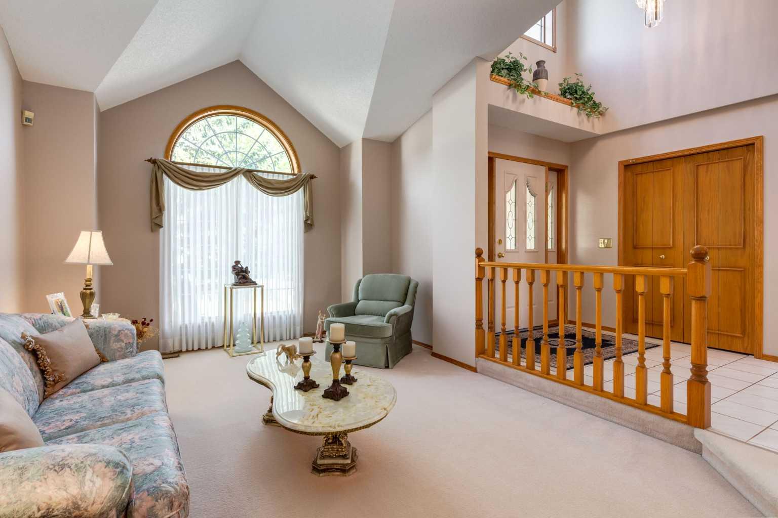 180 Edgevalley Circle NW