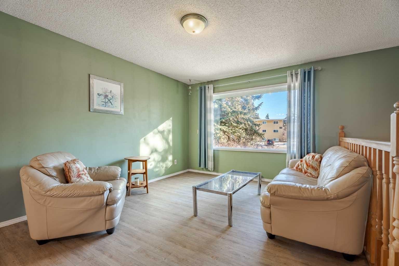 3152 Blakiston Drive NW