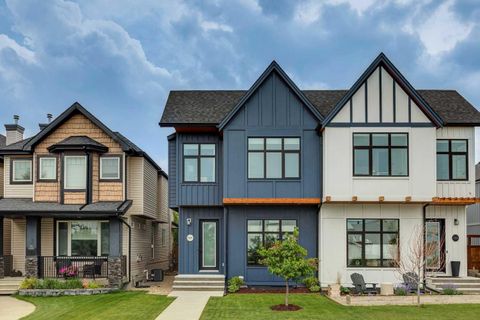 Photo of 1329 Regal Crescent NE, Calgary, AB T2E 5H4 (MLS # A2325410)