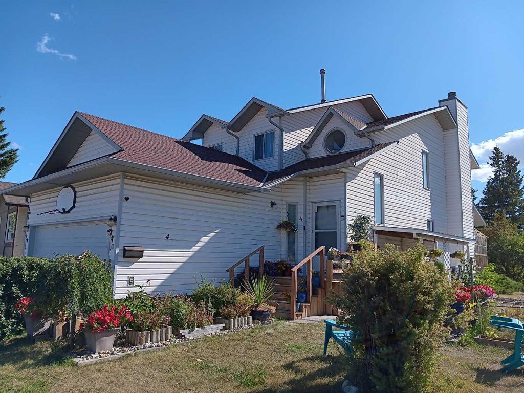 Photo of 4 Fallingworth Bay NE, Calgary, AB T3J 1G3 (MLS # A2314079)