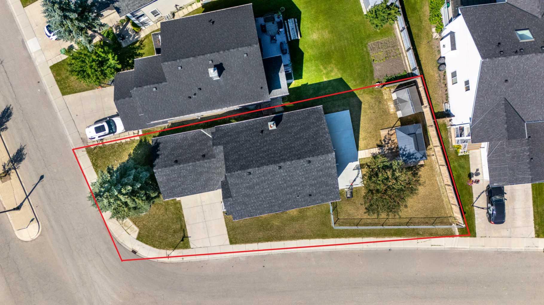 28 Coral Reef Link NE