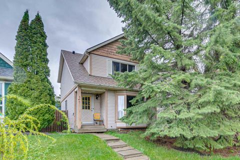 Photo of 864 Queensland Drive SE, Calgary, AB T2J 6E6 (MLS # A2314521)