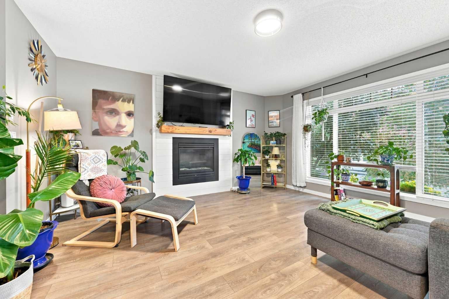 106 Autumn Crescent SE