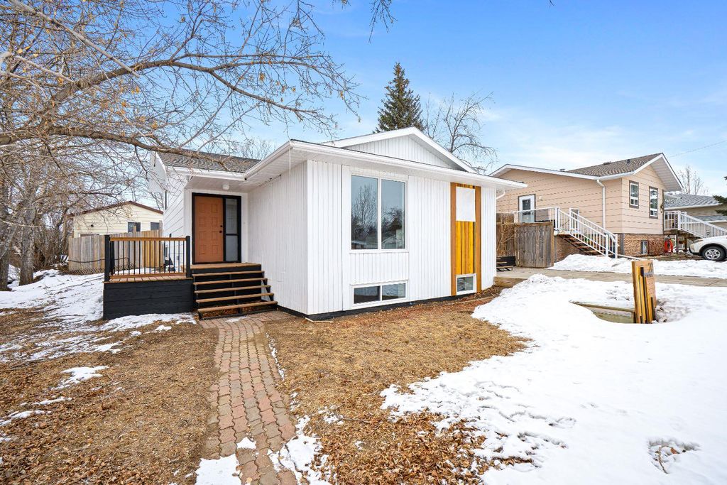 Photo of 20 3 Avenue W, Marshall, SK S0M 1R0 (MLS # A2293891)