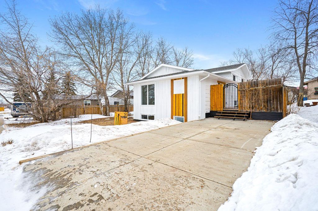 Photo of 20 3 Avenue W, Marshall, SK S0M 1R0 (MLS # A2293891)