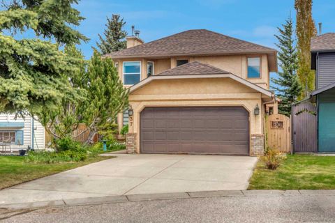 Photo of 37 Shawbrooke Bay SW, Calgary, AB T2Y 3A1 (MLS # A2314996)