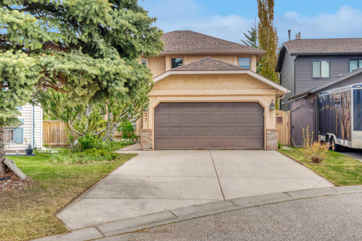 37 Shawbrooke Bay SW