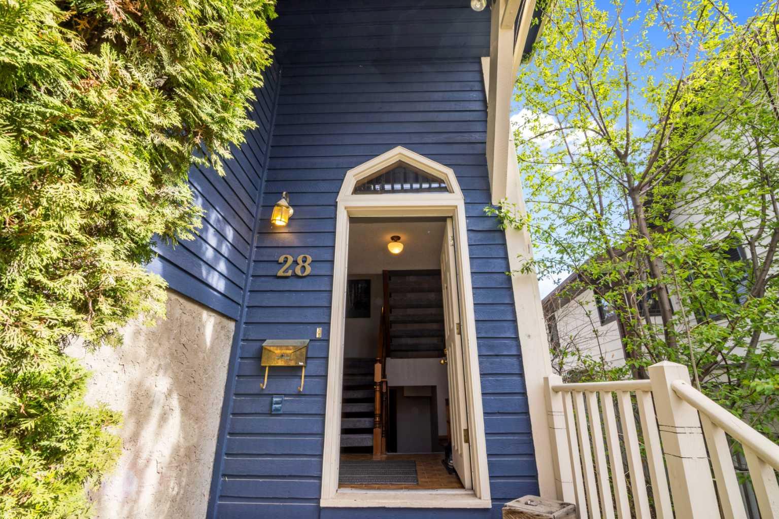 28 Ranchridge Way NW